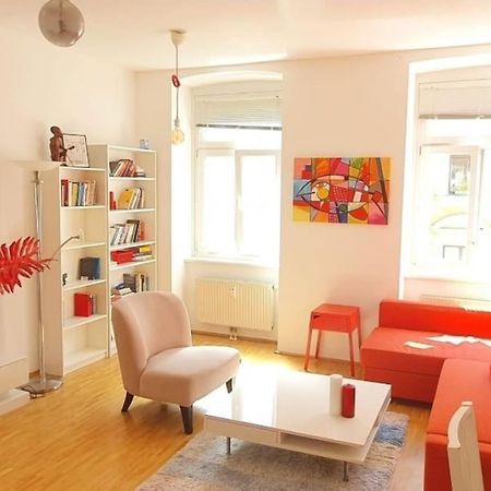 Your Sunny Home Away From Home Відень Екстер'єр фото