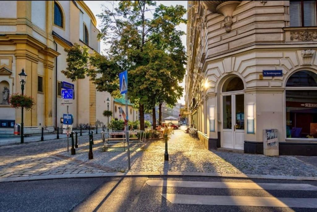 Your Sunny Home Away From Home Відень Екстер'єр фото